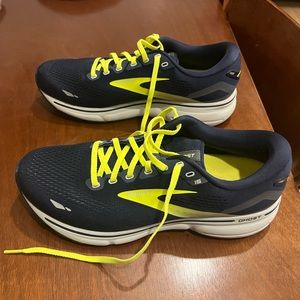 Brooks Ghost 15 Running Shoes